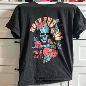 Vintage blackb tee with graphic